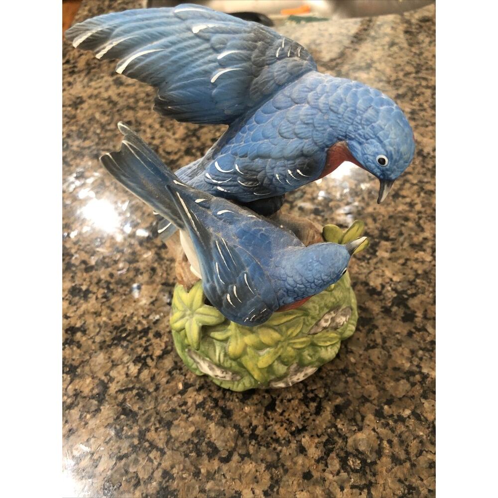 Vintage Gorham of Japan Bluebird Mates Figurine Music Box